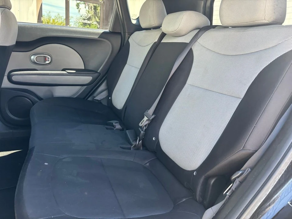 2015 Kia Soul - Image 17 of 21