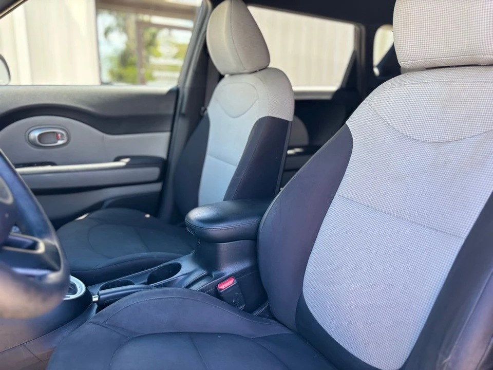 2015 Kia Soul - Image 9 of 21