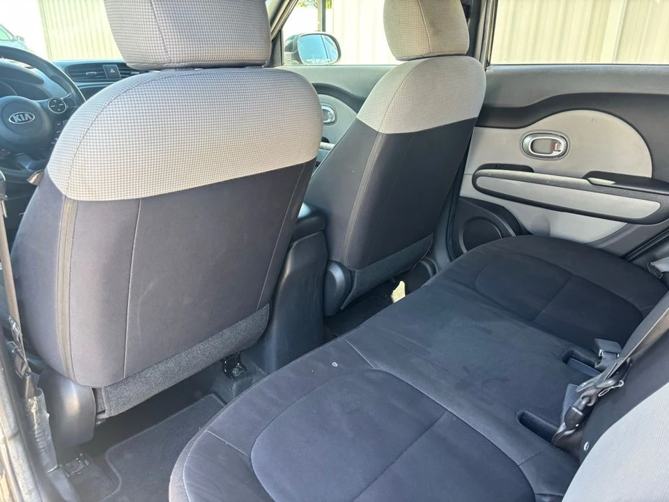2015 Kia Soul - Image 16 of 21