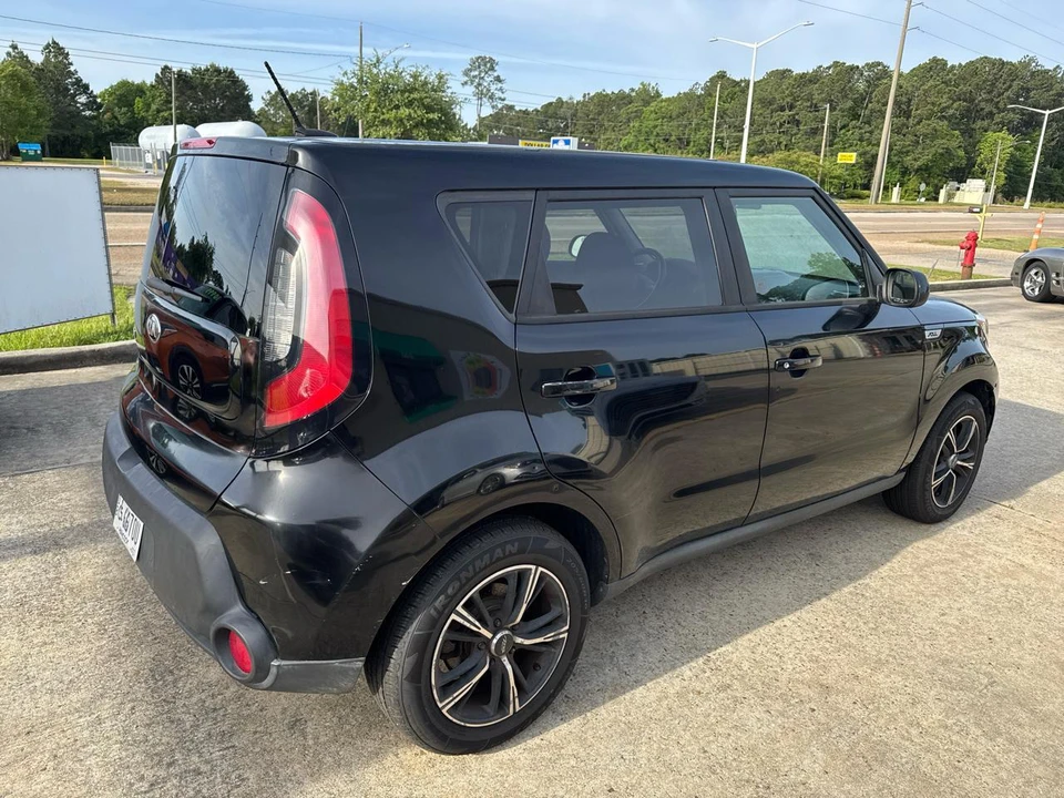 2015 Kia Soul - Image 10 of 25