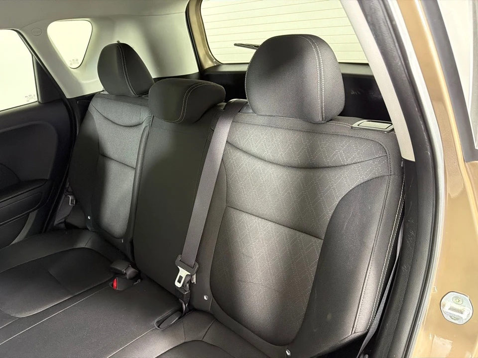 2015 Kia Soul - Image 18 of 21