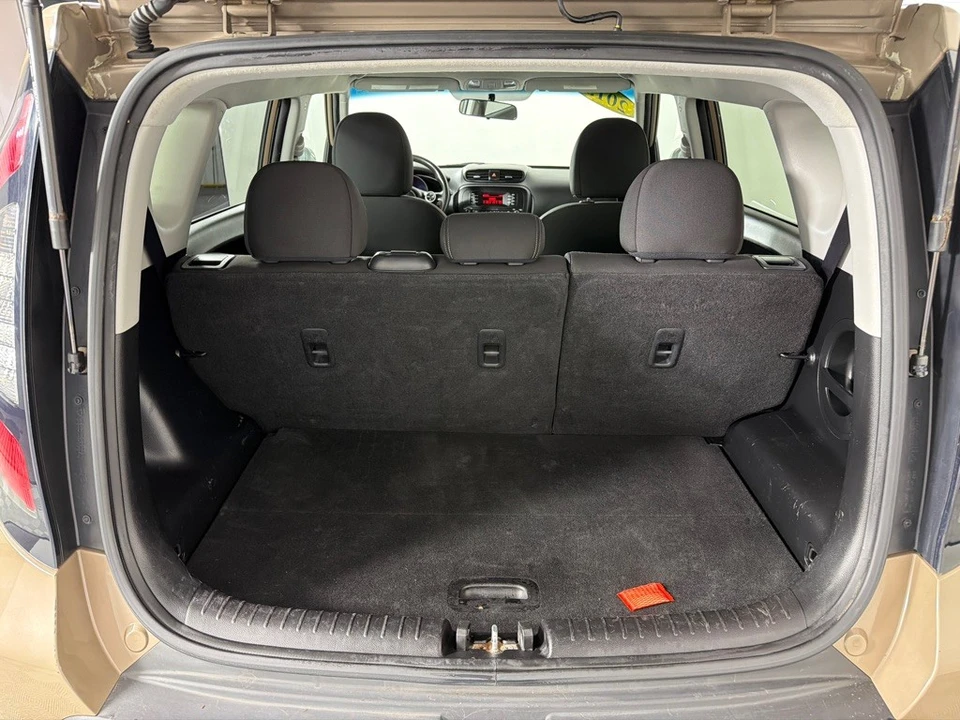 2015 Kia Soul - Image 19 of 21