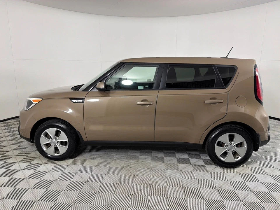2015 Kia Soul - Image 8 of 21