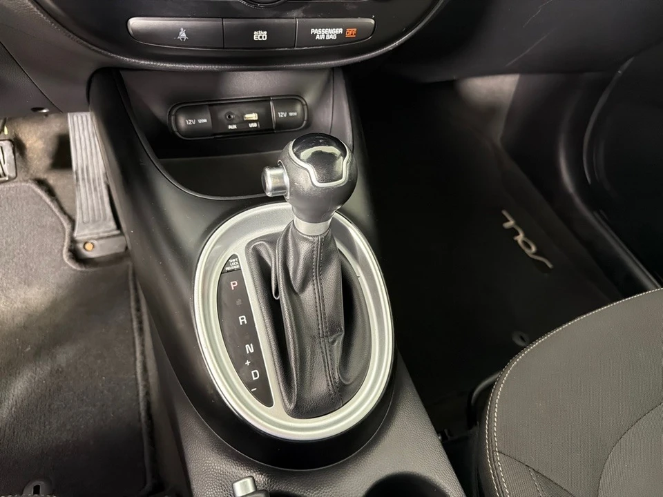 2015 Kia Soul - Image 16 of 21