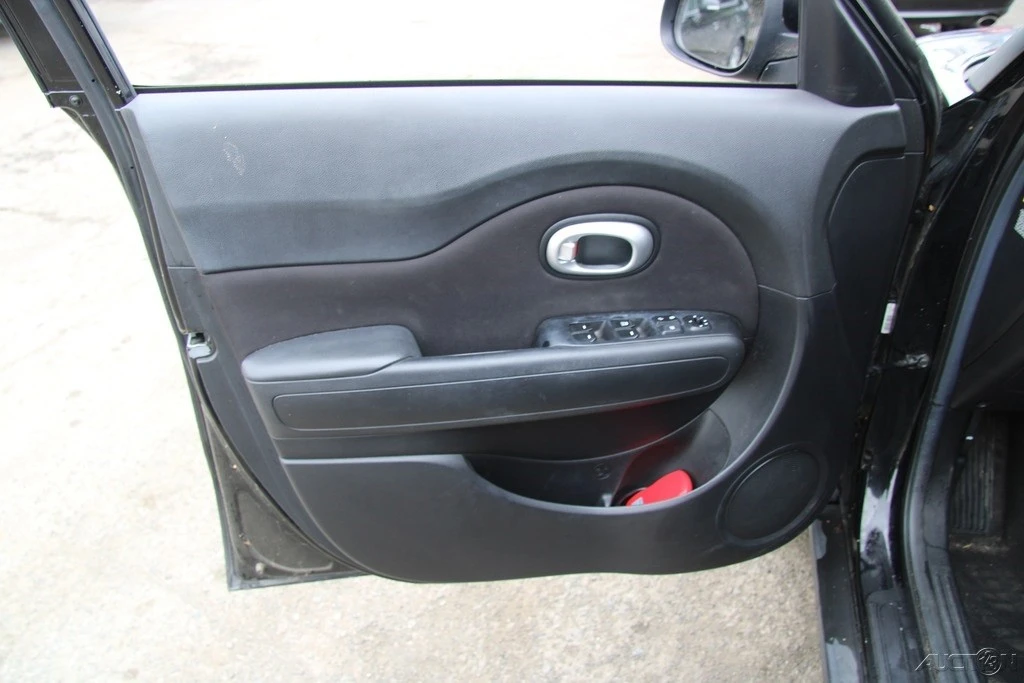 2015 Kia Soul - Image 12 of 21