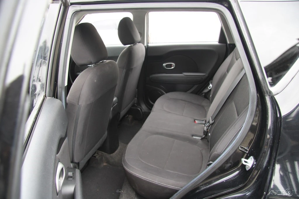 2015 Kia Soul - Image 19 of 21