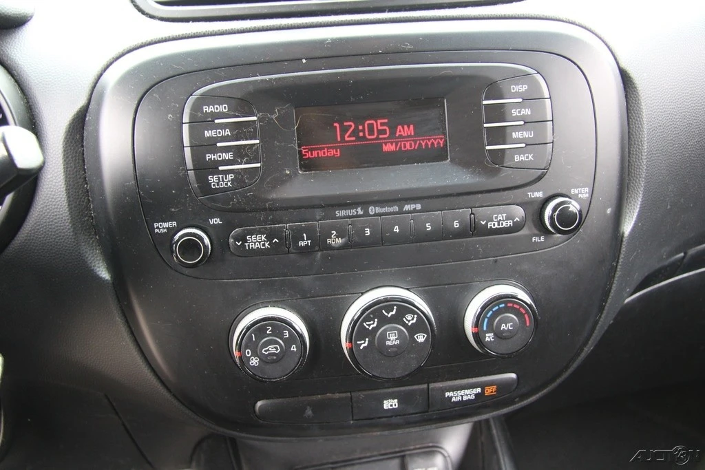 2015 Kia Soul - Image 16 of 21