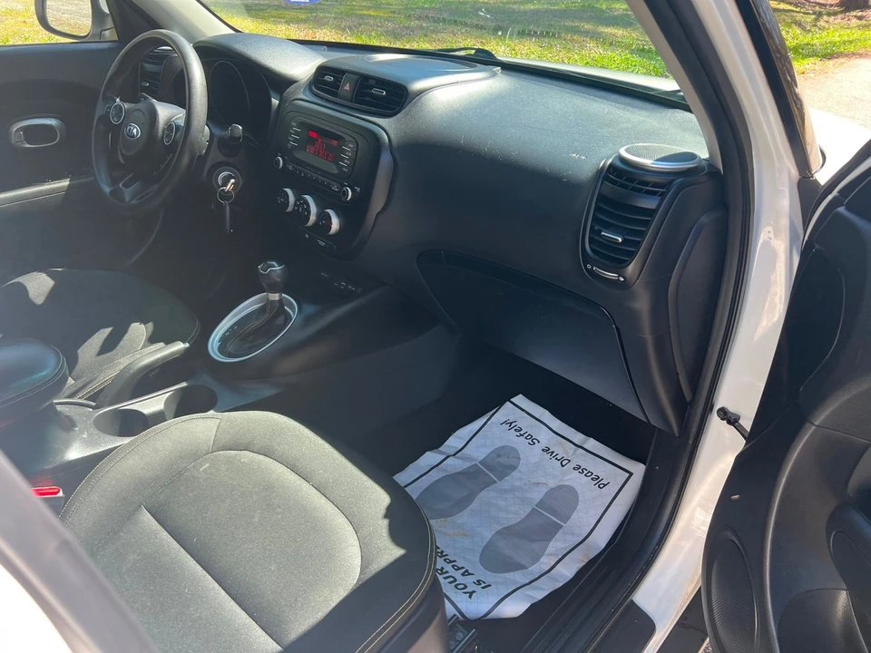 2015 Kia Soul - Image 11 of 12