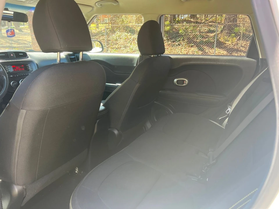 2015 Kia Soul - Image 9 of 12