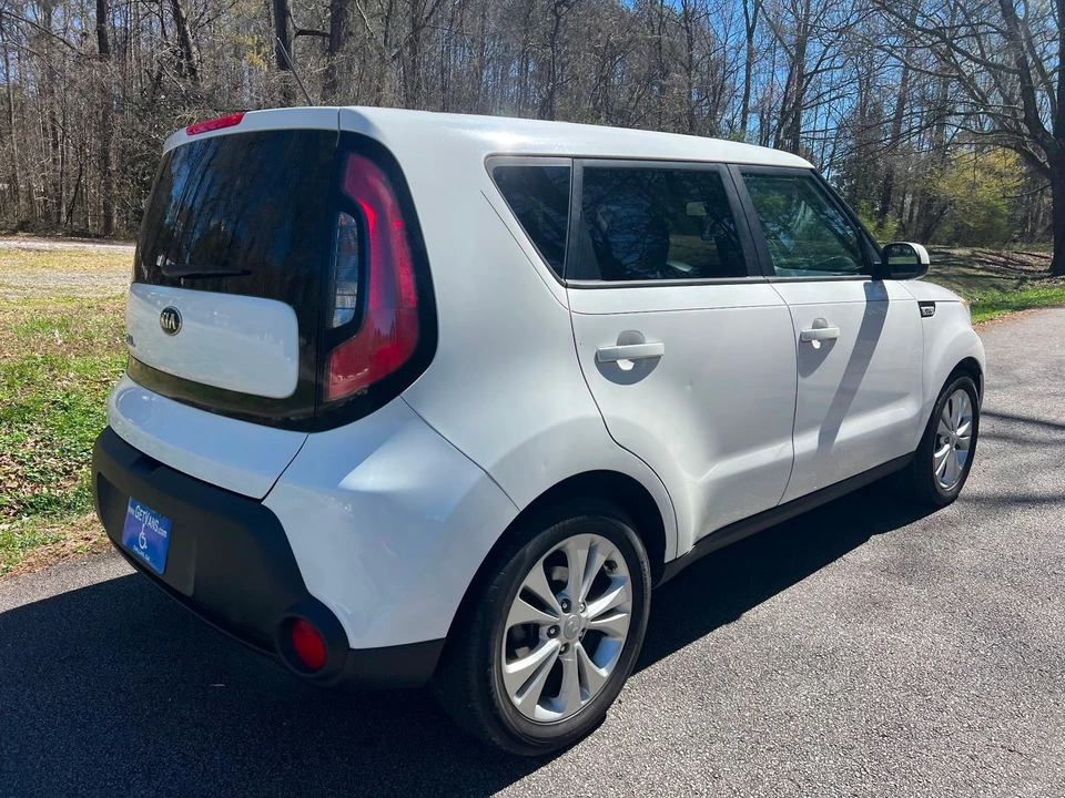 2015 Kia Soul - Image 5 of 12