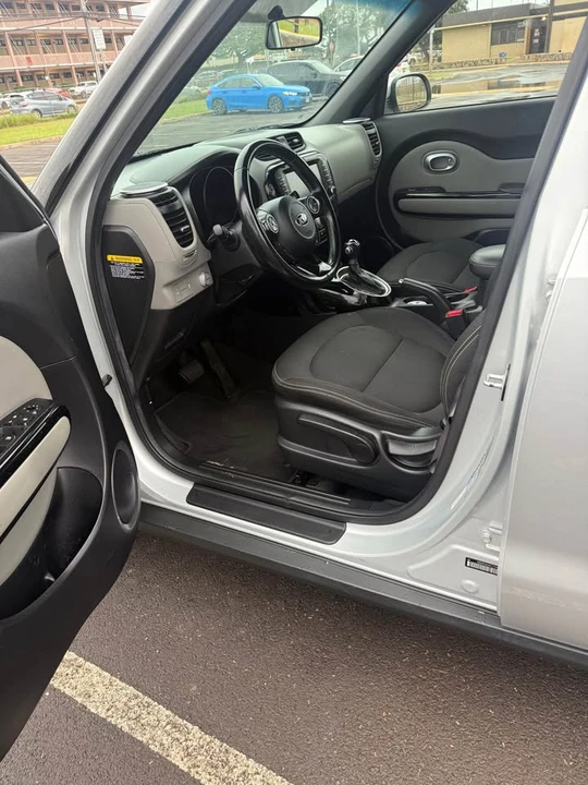 2015 Kia Soul - Image 6 of 10