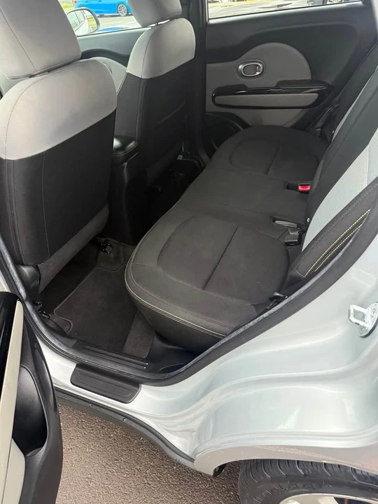 2015 Kia Soul - Image 5 of 10