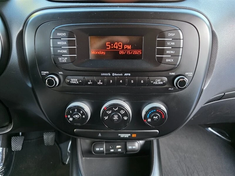 2015 Kia Soul - Image 17 of 21