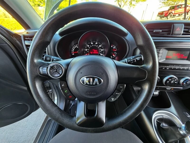 2015 Kia Soul - Image 16 of 21
