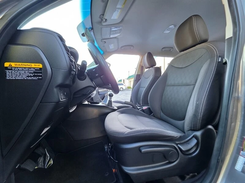 2015 Kia Soul - Image 11 of 21