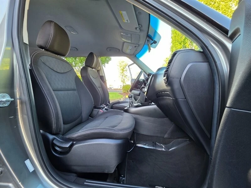 2015 Kia Soul - Image 12 of 21