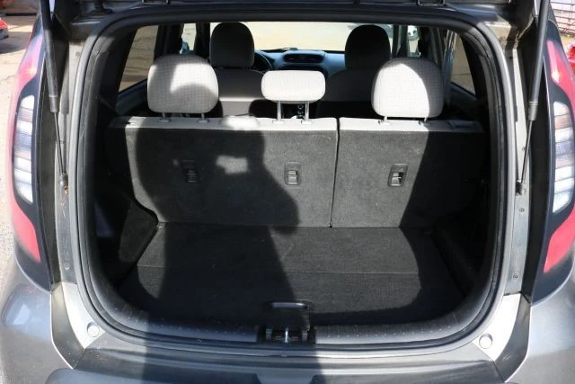2015 Kia Soul - Image 13 of 16