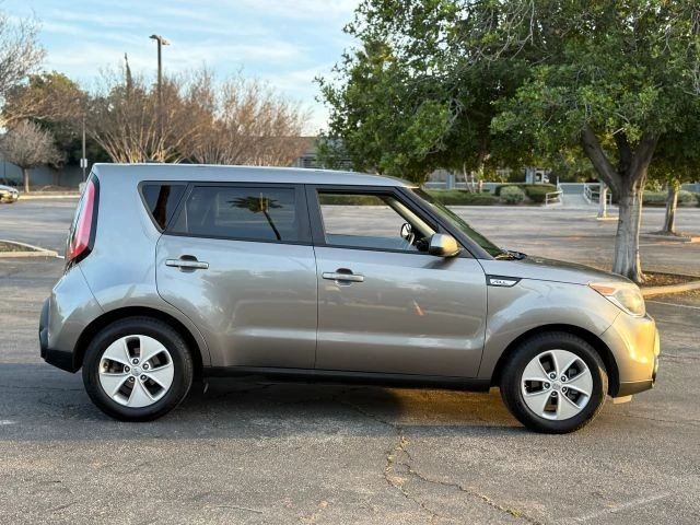 2015 Kia Soul - Image 10 of 21