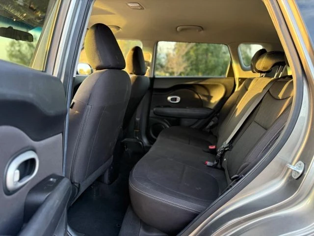 2015 Kia Soul - Image 13 of 21