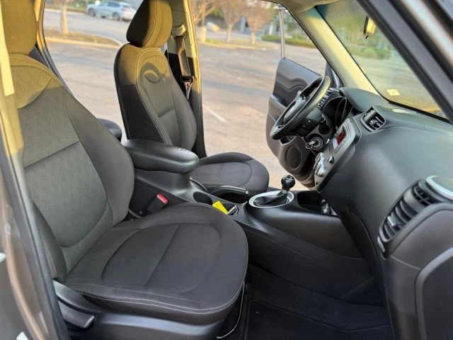 2015 Kia Soul - Image 17 of 21
