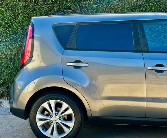 2015 Kia Soul - Image 16 of 21