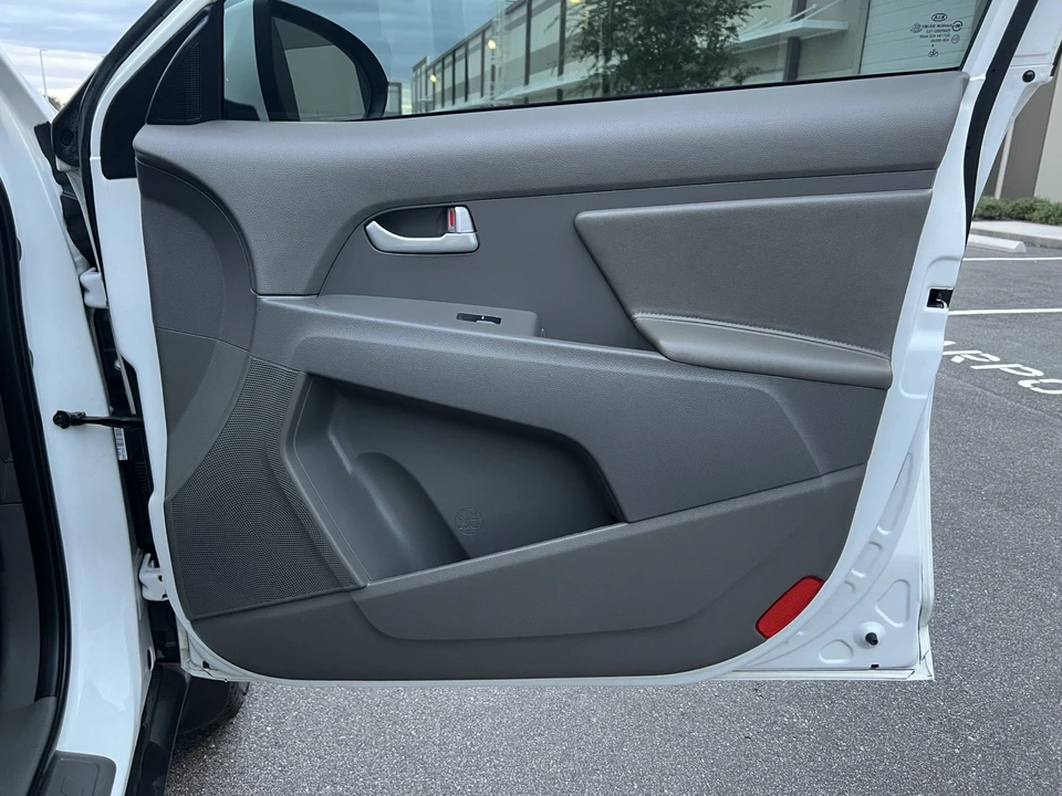 2015 Kia Sportage - Image 16 of 17