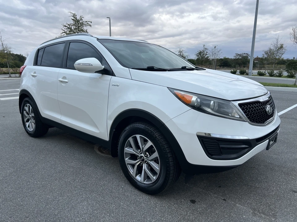 2015 Kia Sportage - Image 2 of 17