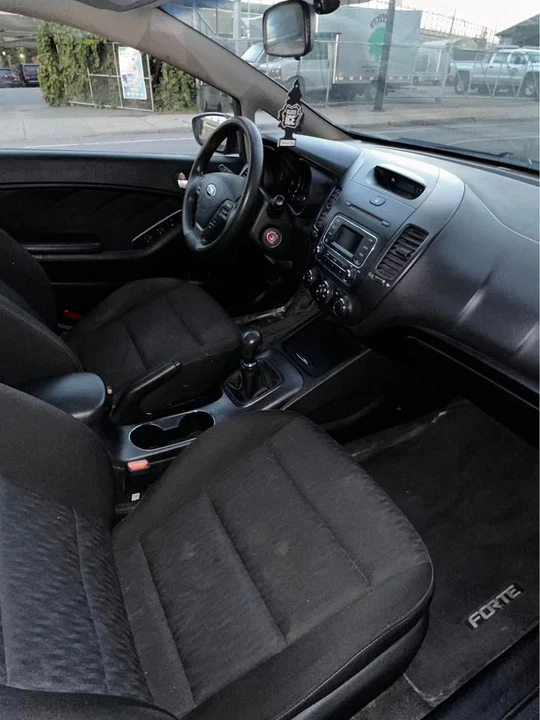 2015 Kia Forte - Image 5 of 10