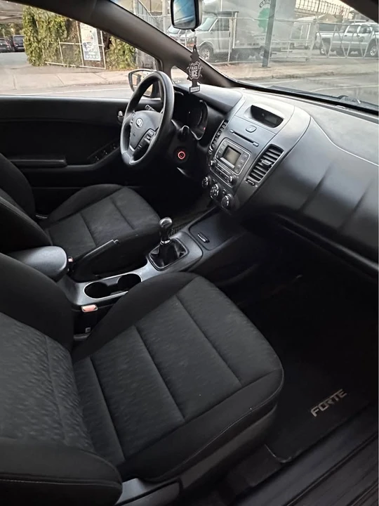 2015 Kia Forte - Image 7 of 10
