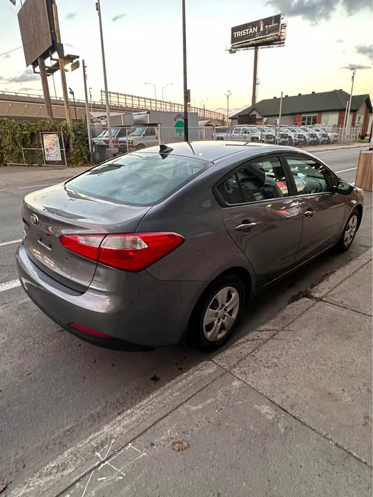 2015 Kia Forte - Image 4 of 10