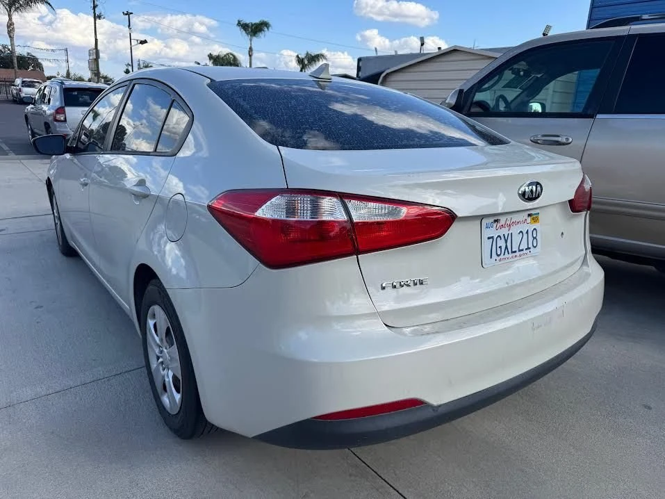 2015 Kia Forte - Image 3 of 4
