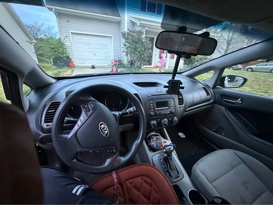 2015 Kia Forte - Image 9 of 13