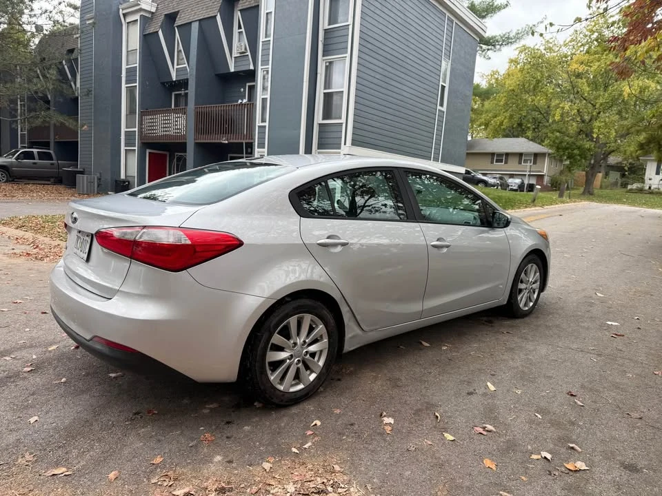 2015 Kia Forte - Image 4 of 6