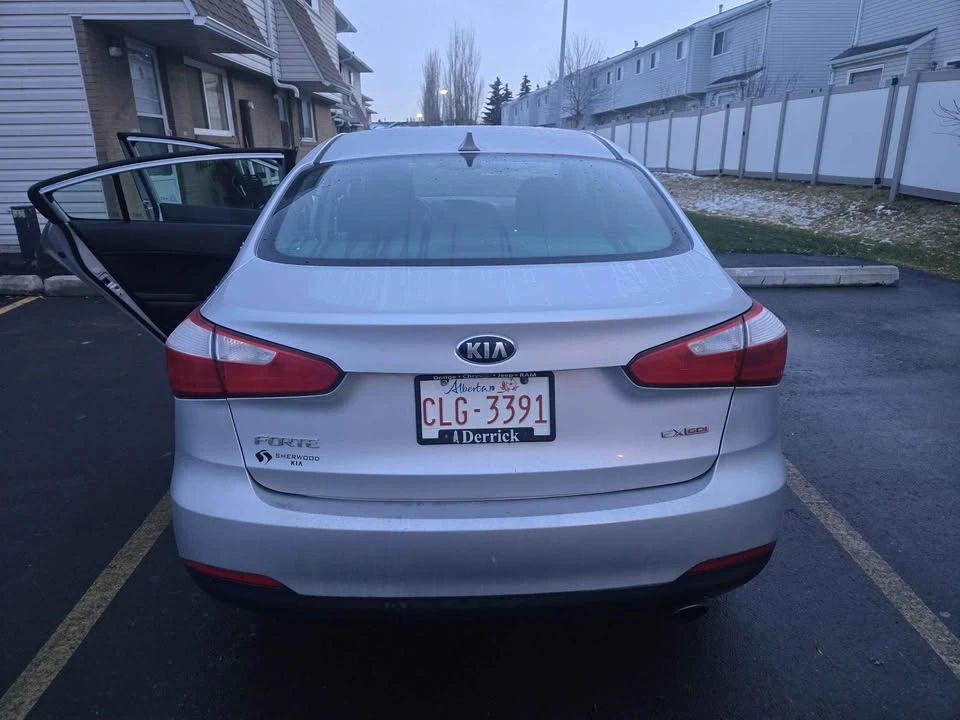 2015 Kia Forte - Image 11 of 18