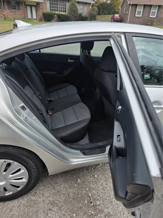 2015 Kia Forte - Image 11 of 13