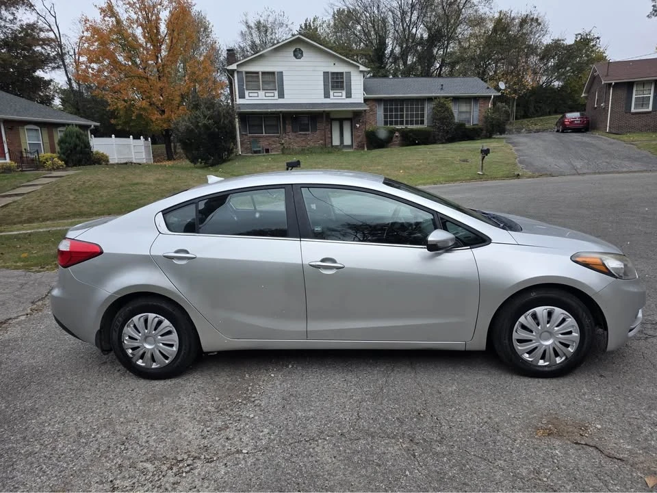 2015 Kia Forte - Image 6 of 13