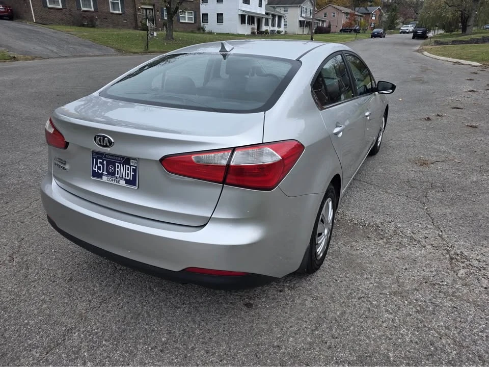 2015 Kia Forte - Image 5 of 13