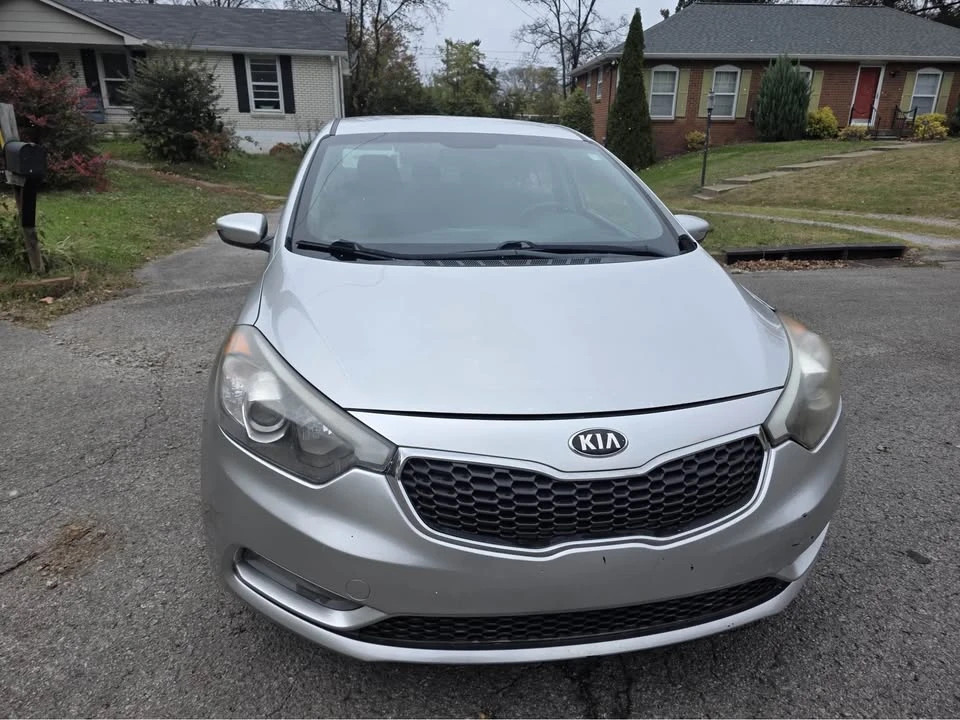 2015 Kia Forte - Image 8 of 13