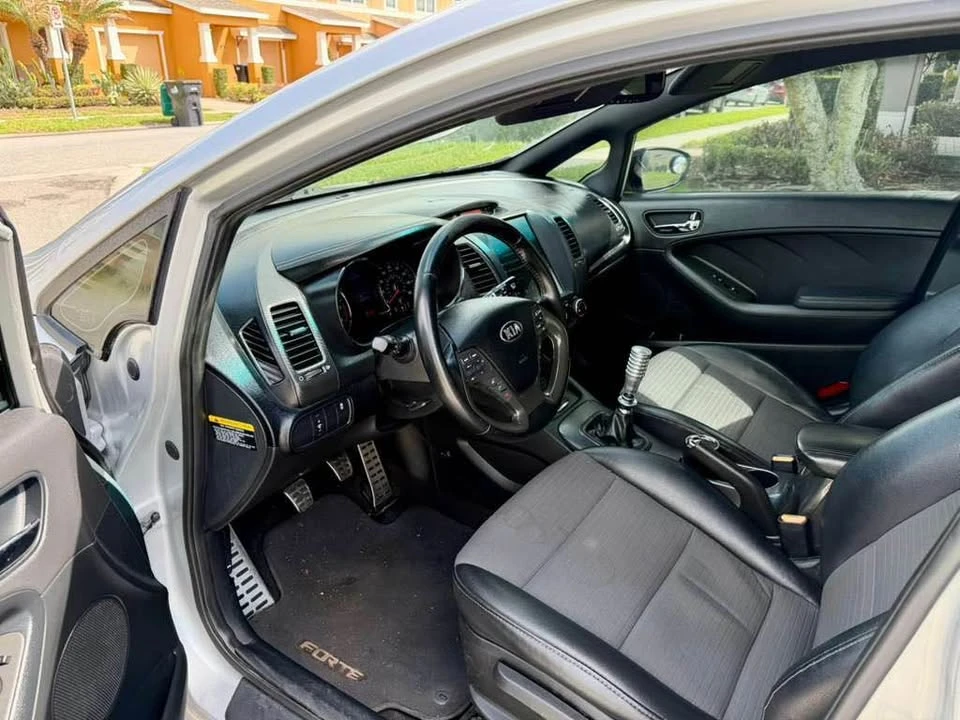 2015 Kia Forte - Image 9 of 14