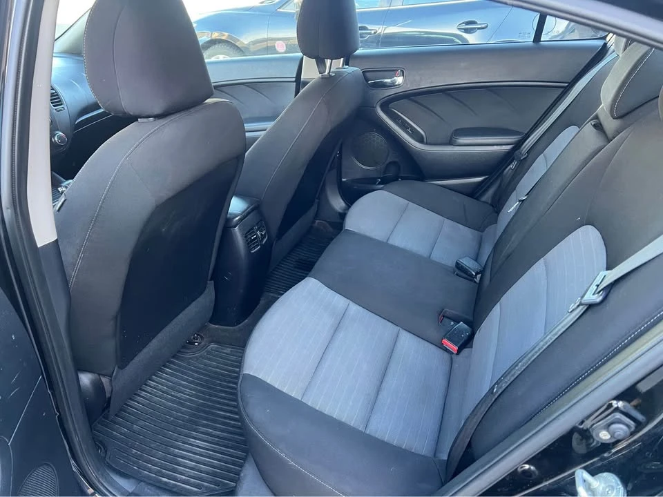 2015 Kia Forte - Image 10 of 15