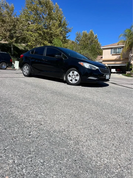 2015 Kia Forte - Image 2 of 10