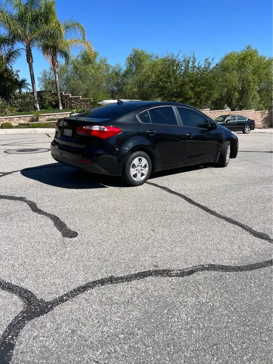 2015 Kia Forte - Image 4 of 10