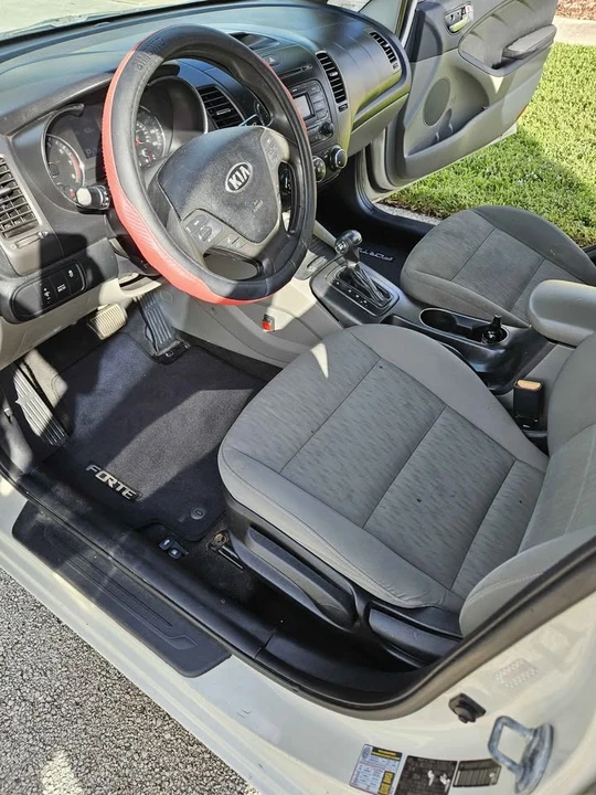 2015 Kia Forte - Image 9 of 12