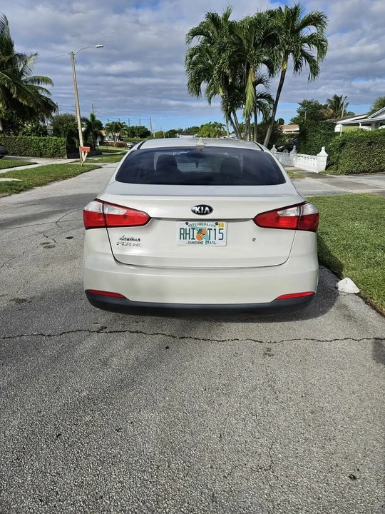 2015 Kia Forte - Image 8 of 12