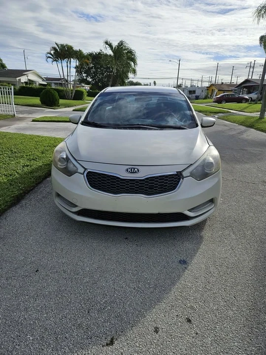 2015 Kia Forte - Image 7 of 12