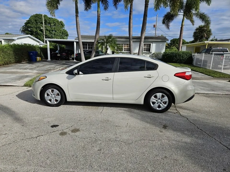 2015 Kia Forte - Image 5 of 12