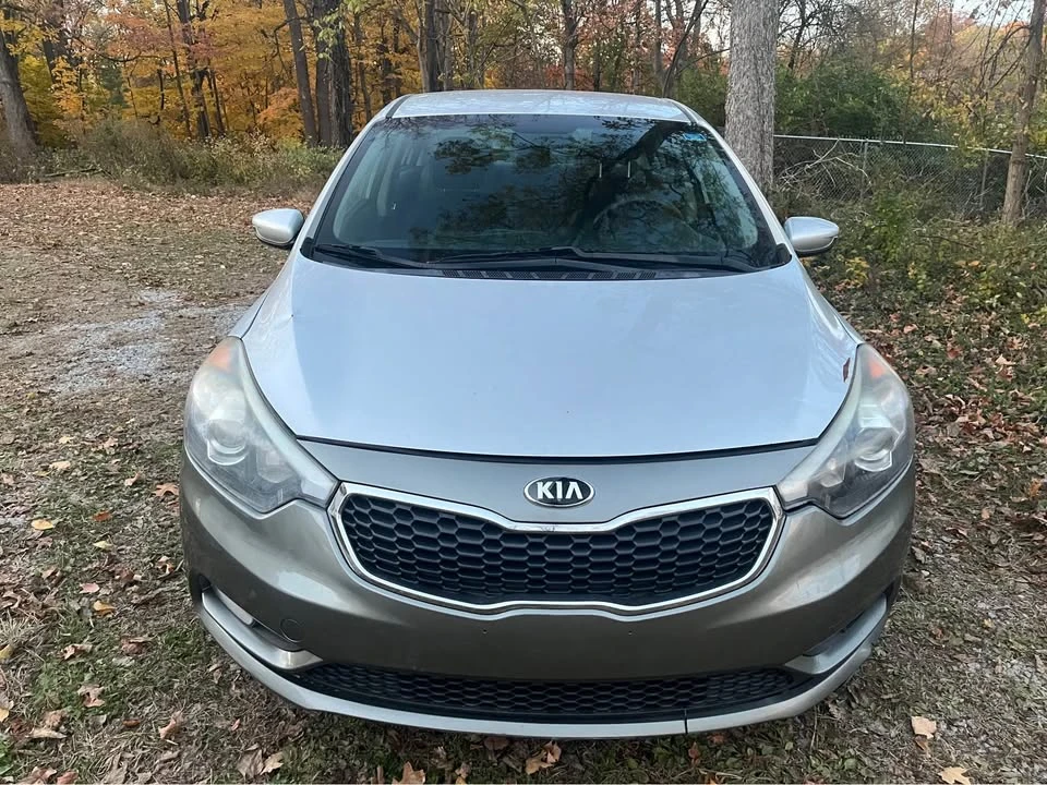 2015 Kia Forte - Image 2 of 11