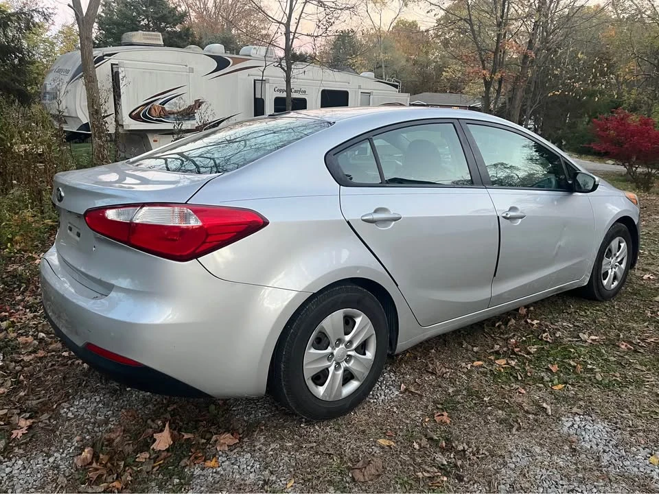 2015 Kia Forte - Image 8 of 11