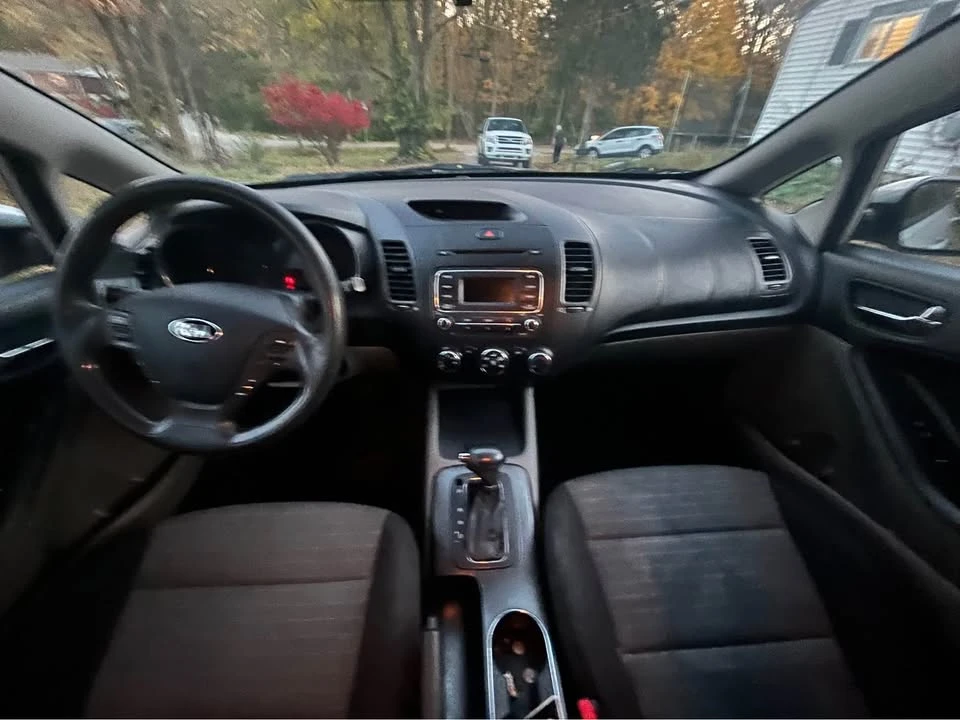 2015 Kia Forte - Image 7 of 11