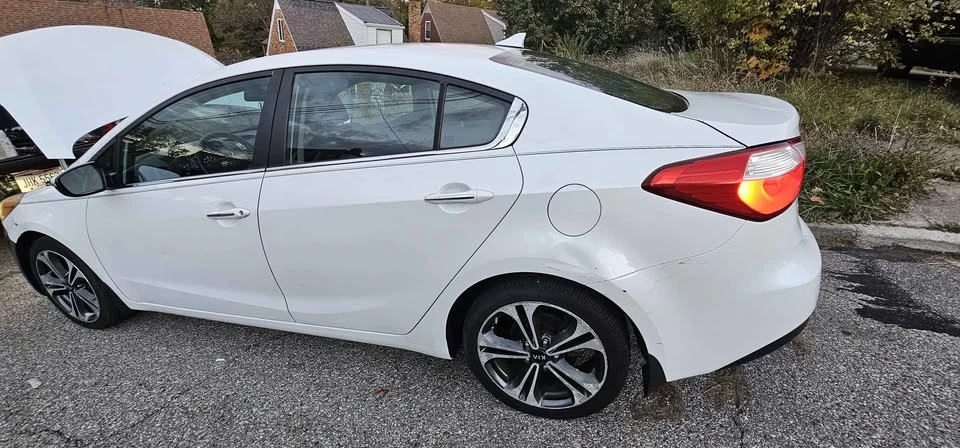2015 Kia Forte - Image 3 of 8